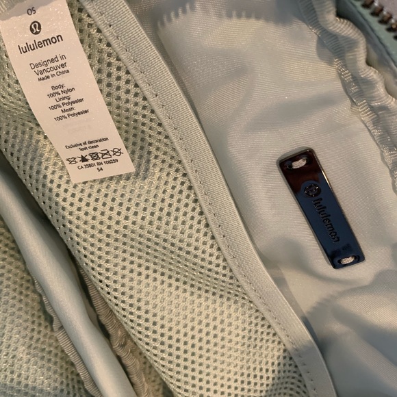 RARE NWOT Lululemon Everywhere Belt Bag Springtime Mint Green - Picture 5 of 16